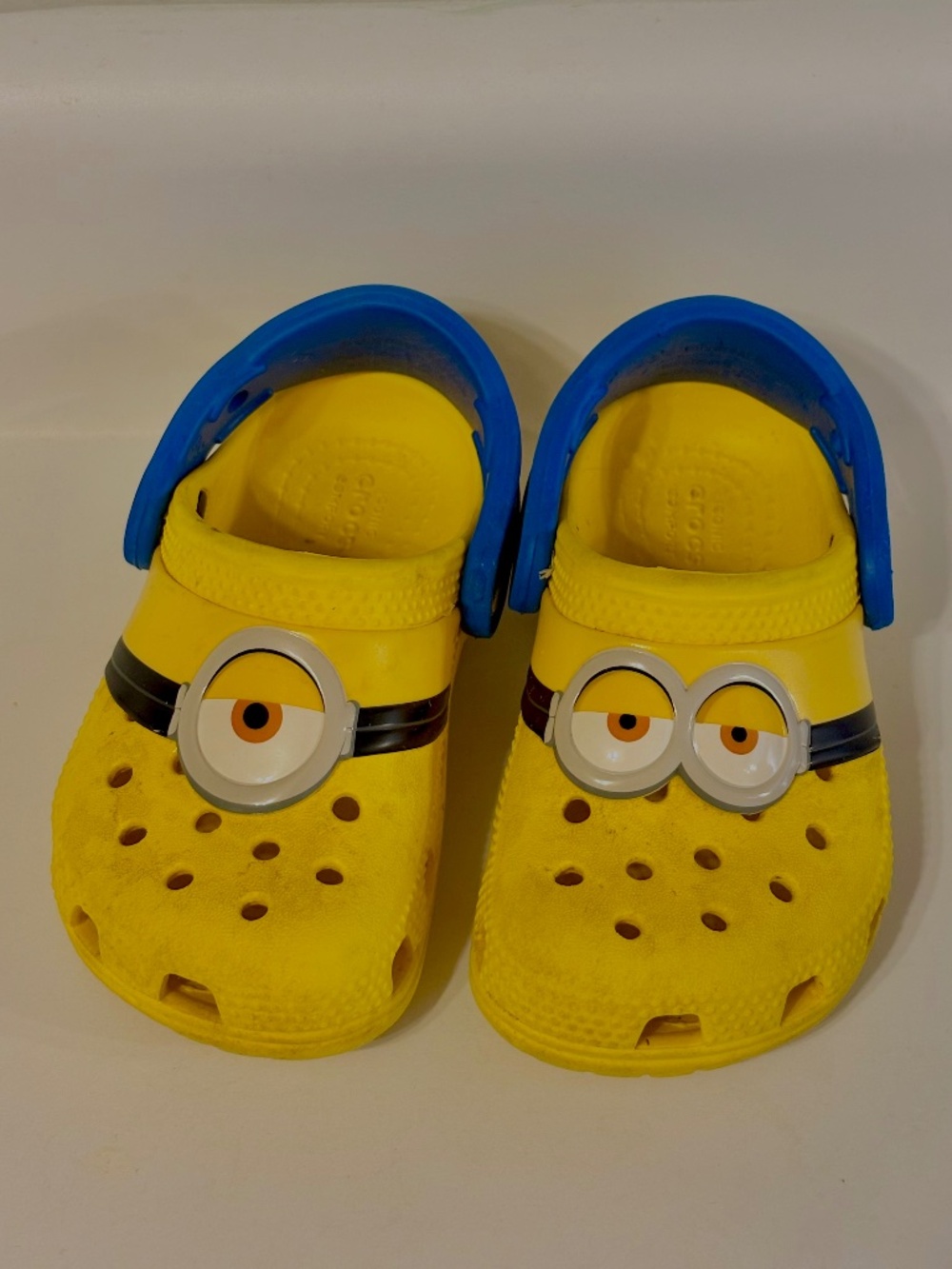 Crocs Classic Clog Despicable Me Minions Fun Lab Kids Shoes Sandals Sz 7 Unisex
